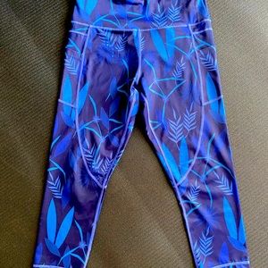ZYIA Azul Paradise Pocket Light n Tight Hi-Rise Capri 20"